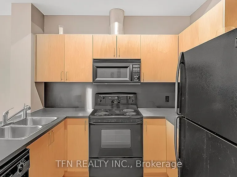 388 Richmond St W #704 — Photo 5