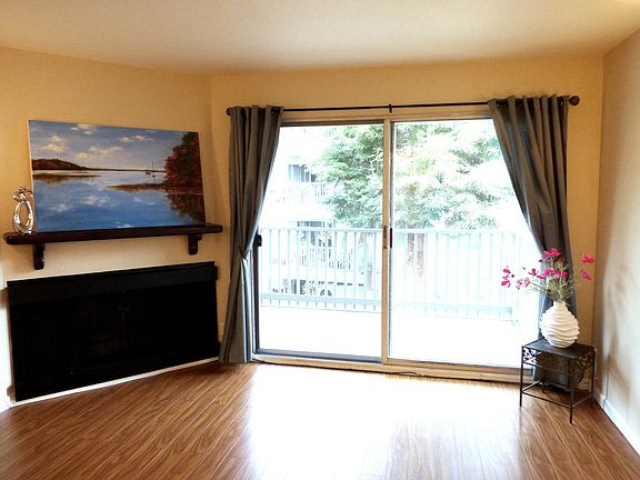 2nd image of 373 Half Moon Ln APT 102