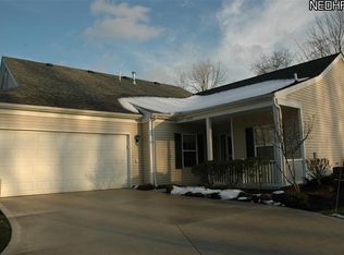 10938 Crossings Dr, Aurora, OH 44202
