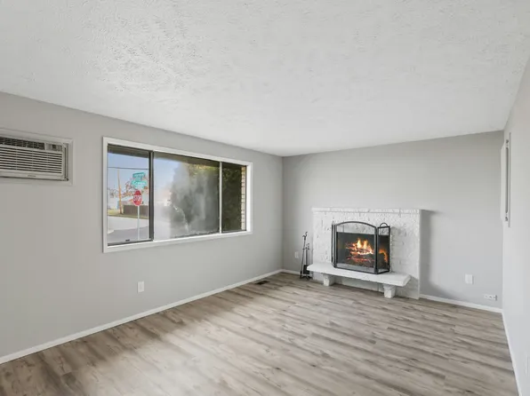 228 E Crown Ave #1, Spokane, WA 99207