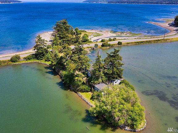 2nd image of 2185 Madrona Way
