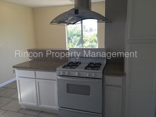 3rd image of 274 W Mission Ave