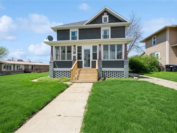 101 3rd Ave, Keystone, IA 52249