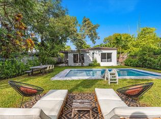 228 SW 25th Rd, Miami, FL 33129