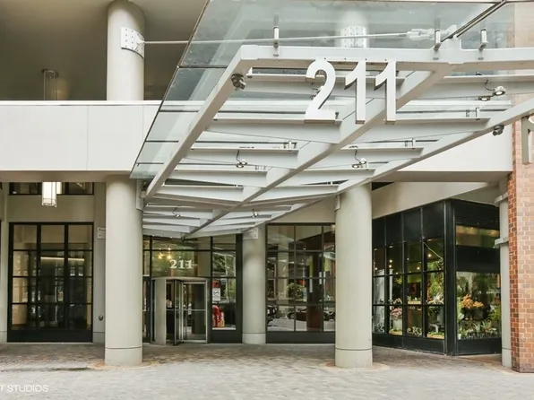211 E Ohio St APT 2514, Chicago, IL 60611
