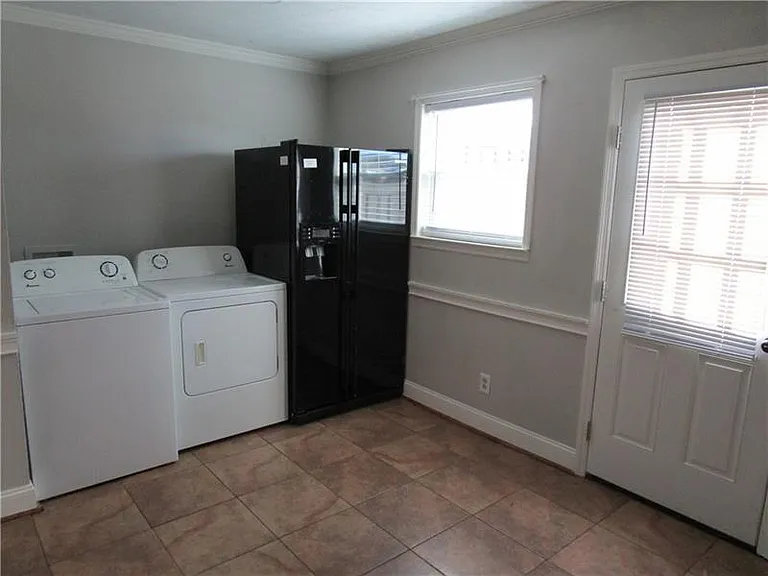 1235 Riverside Dr #F6 — Photo 13
