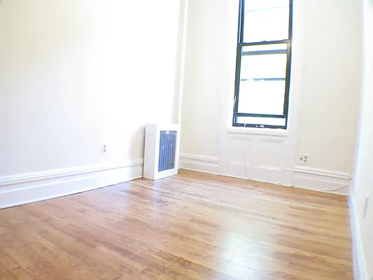 Rented by Glasser Realty LLC | media 15