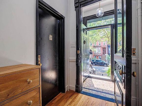 3rd image of 571 Mac Donough St