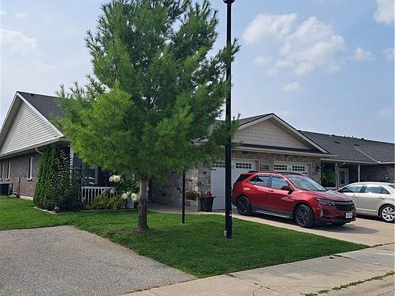 3rd image of 97 Redford Dr