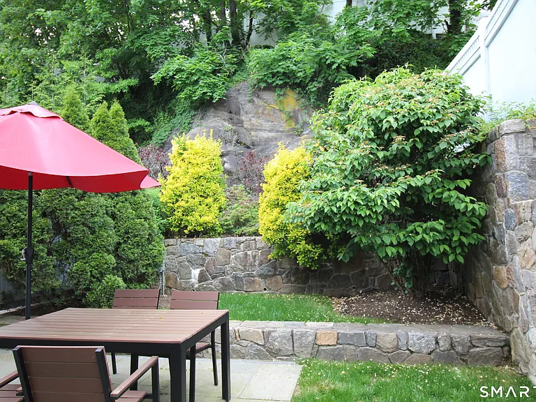 288 Davis Ave #1 — Photo 15