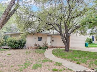 222 Sprucewood Ln, San Antonio, TX 78216