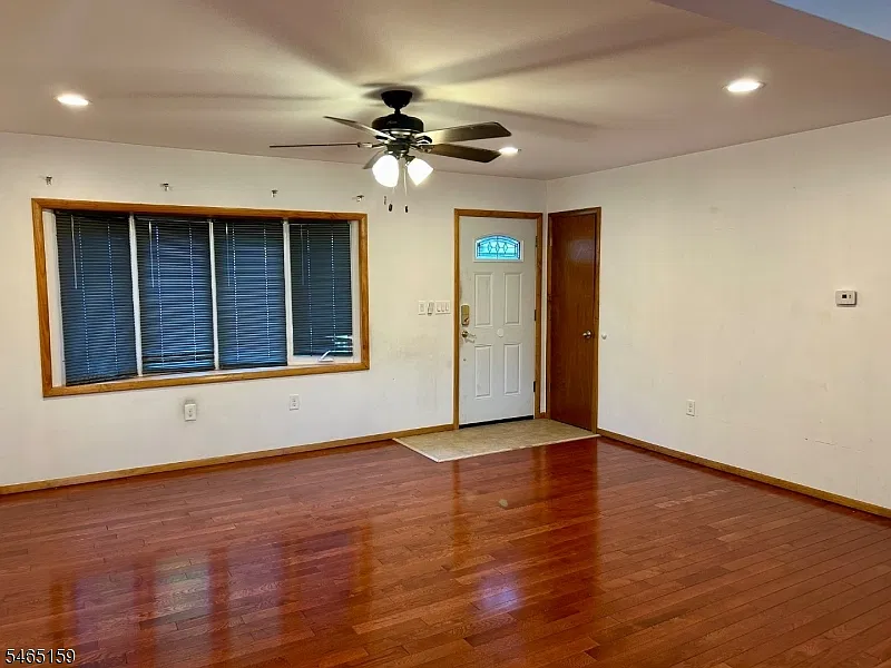 3 bed, 3.0 bath, $3,000 — Photo 3
