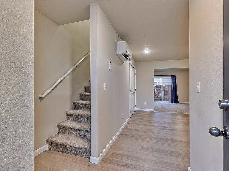 1056 N Davis St — Photo 2