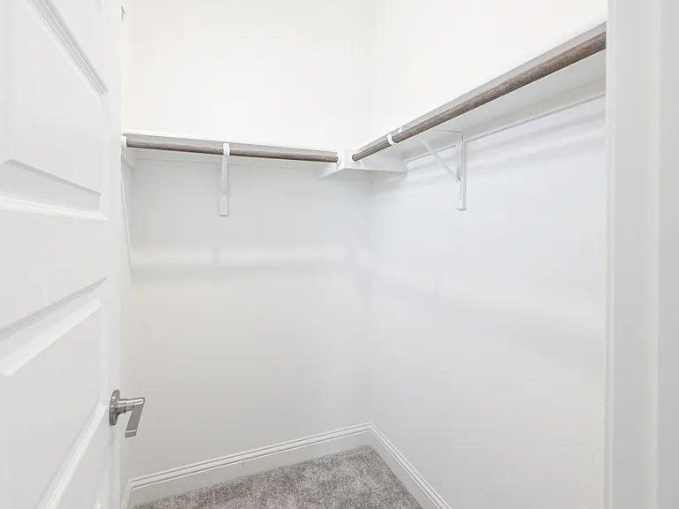 4413 Edgewater Dr — Photo 32
