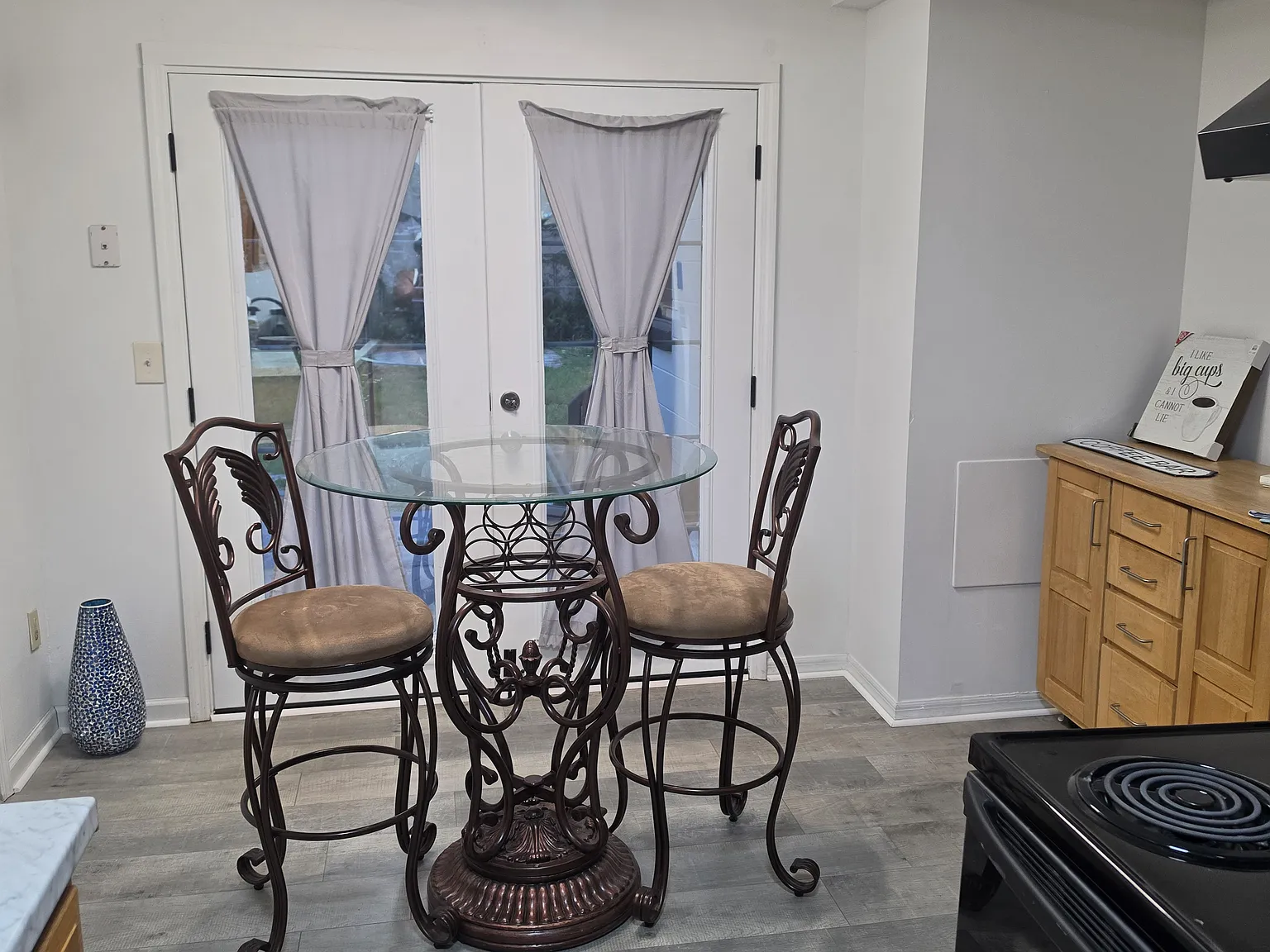 3 bed, 932 sqft, $650 — Photo 3