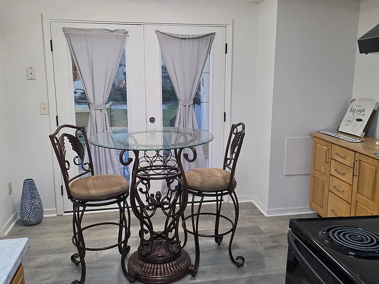 9504 Flechette Ave #3 — Photo 6