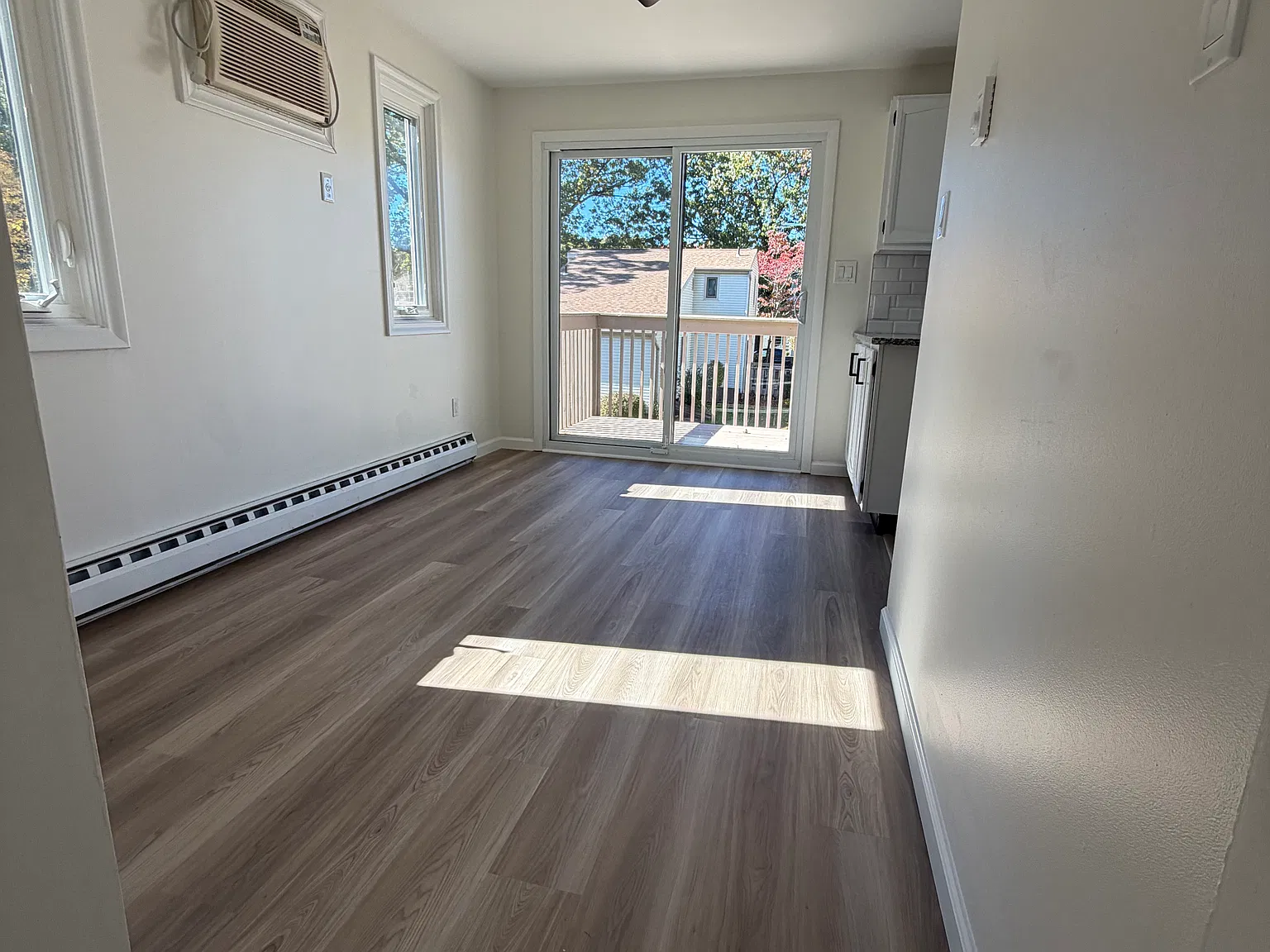 2 bed, 1.5 bath, 1050 sqft, $2,095 — Photo 2
