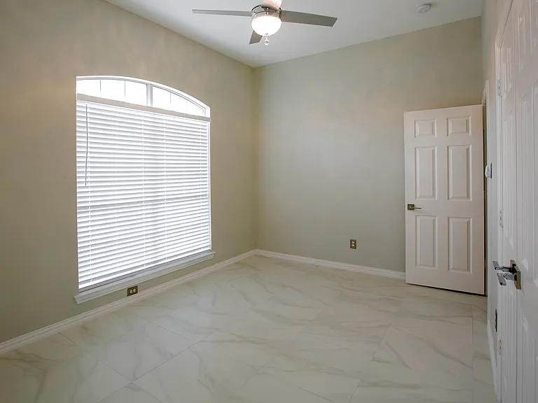 5814 Norfolk Ln — Photo 30