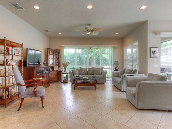 4th image of 4962 Sandy Brook Cir