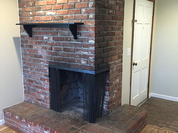4th image of 1340 NW Hall Dr APT A