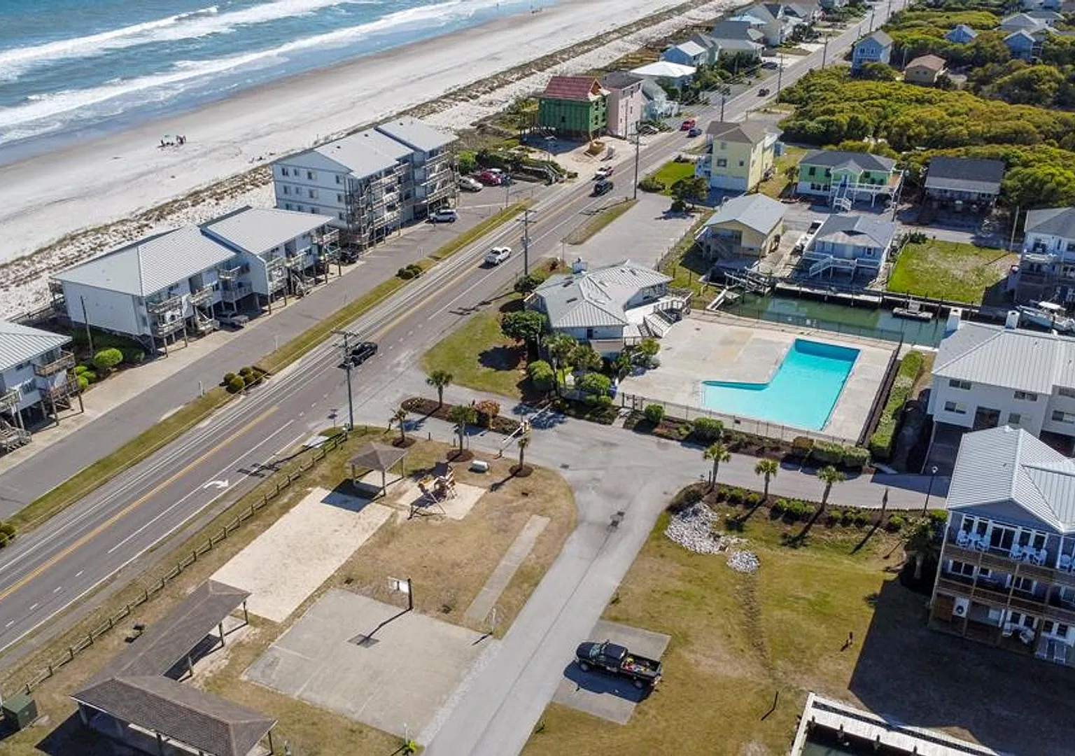 Oceanfront Off Season Rental — Photo 2
