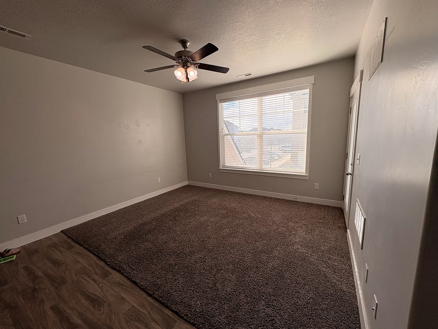 3 bed, 1285 sqft, $1,850 — Photo 3