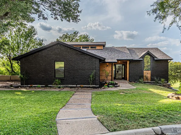 227 Oak Hill Dr, Trophy Club, TX 76262
