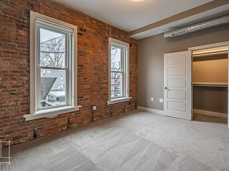 245 King Ave — Photo 34