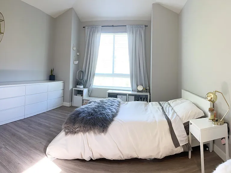Master Bedroom Suite, high ceilings!
