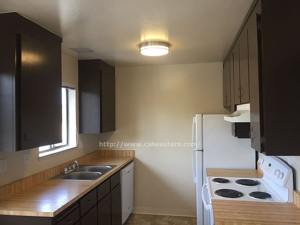 1st image of 995 Wren Dr APT 4
