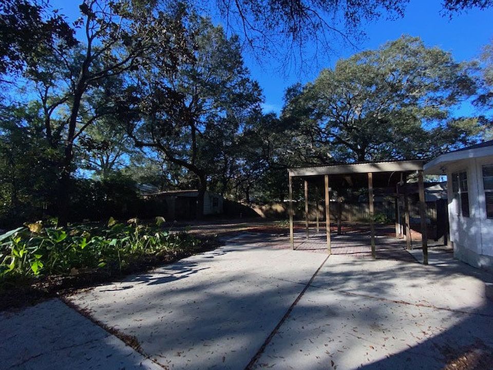 1st image of 208 20th St