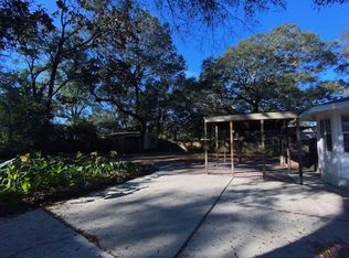 208 20th St, Niceville, FL 32578