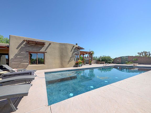 3rd image of 77 Dulce Ct