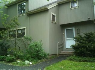 6 Juniper Ct, Woodbury, CT 06798