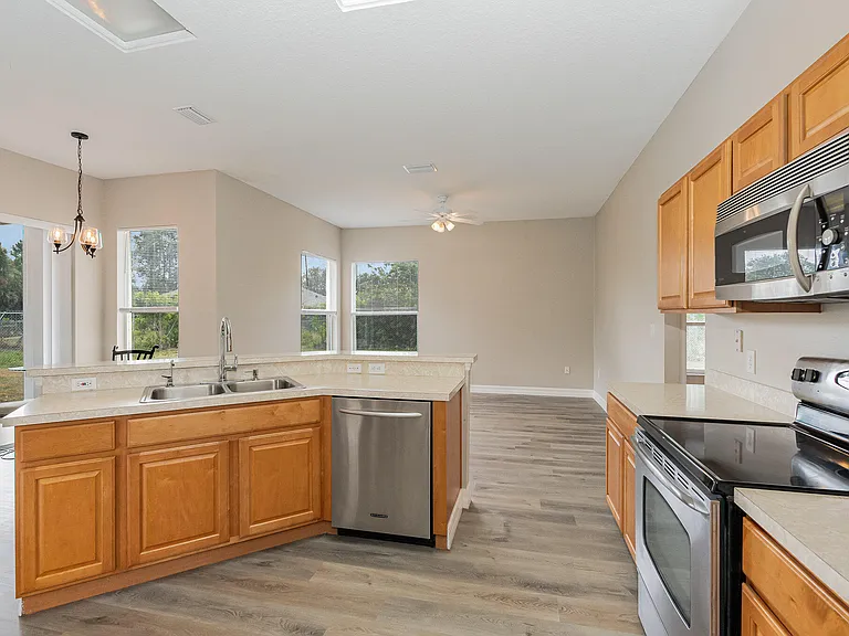 328 Hammonton St SW — Photo 9