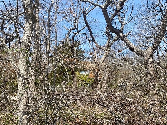 3rd image of 709 Montauk Hwy