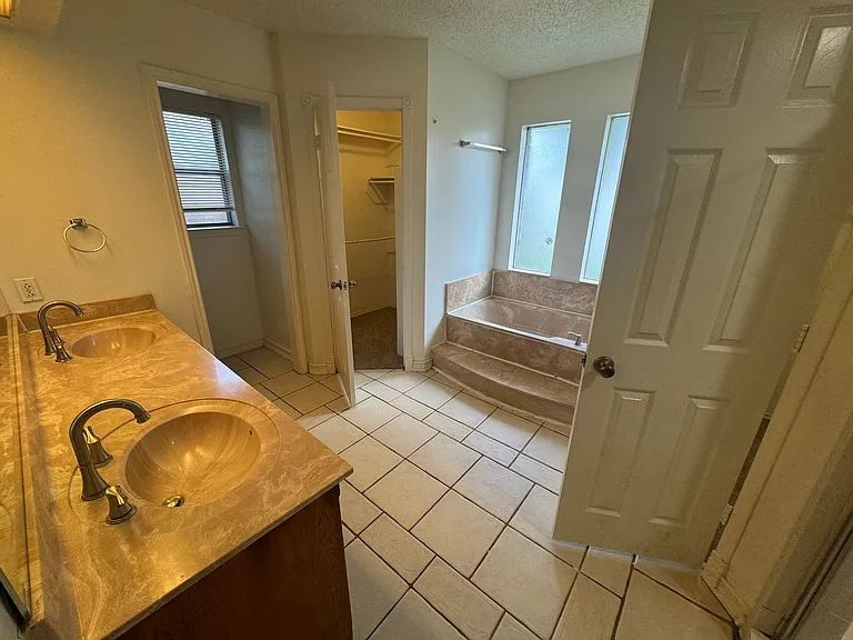 1940 Willow Vale Dr — Photo 16