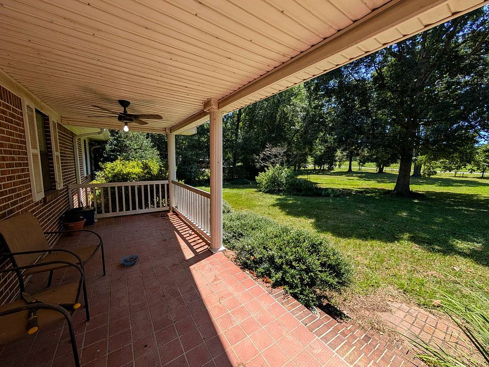 7th image of 142 Roberts Rd