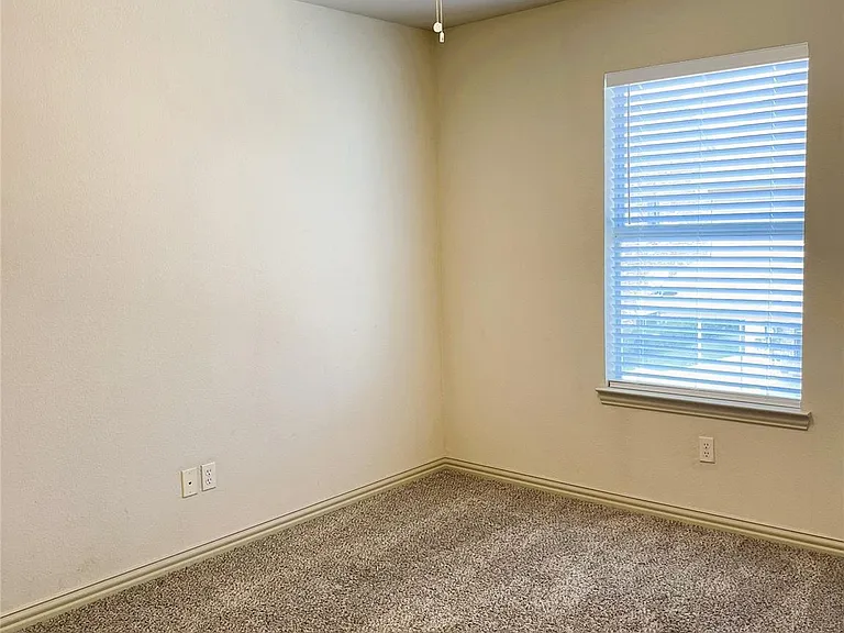 2320 Calendar Ct — Photo 6