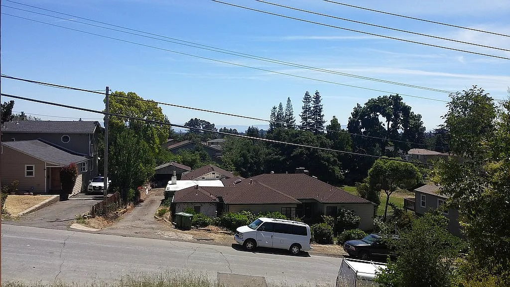 4640 James Ave photo 1