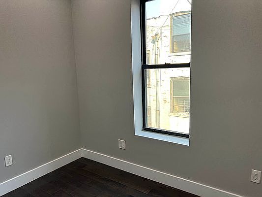 3rd image of 124 E 103rd St APT 30