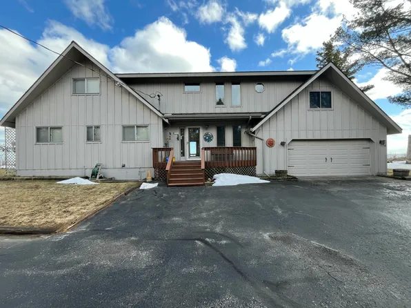 12769 W Beach Rd, Naubinway, MI 49762
