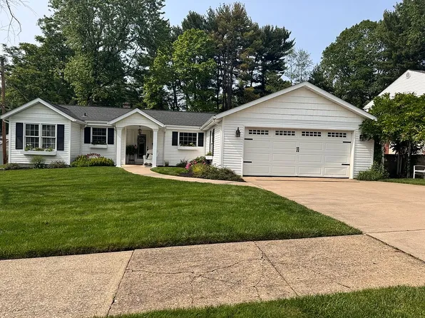 211 Bowers Ave NW, New Philadelphia, OH 44663
