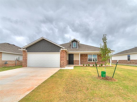 4th image of 924 S Bear Ln