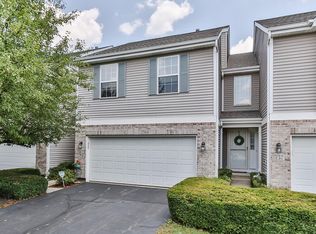 55 Colonial Ct, Streamwood, IL 60107