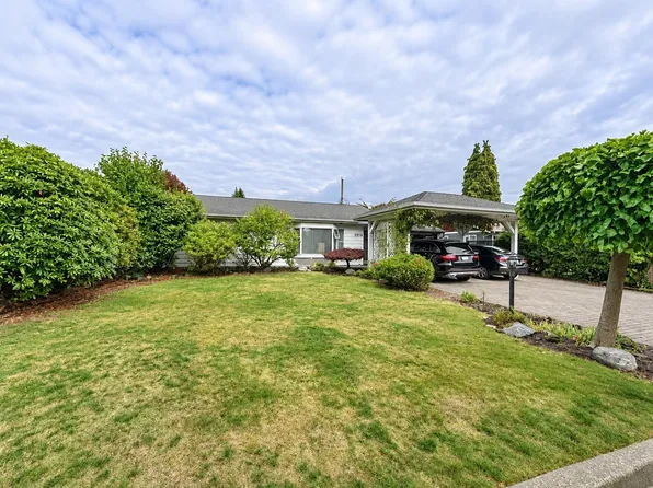 1374 Sowden St, North Vancouver, BC V7P 1L8