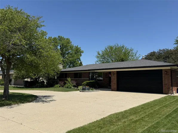 39540 Aynesley St, Clinton Township, MI 48038