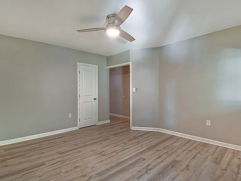 1107 Jefferson Ave #B — Photo 9