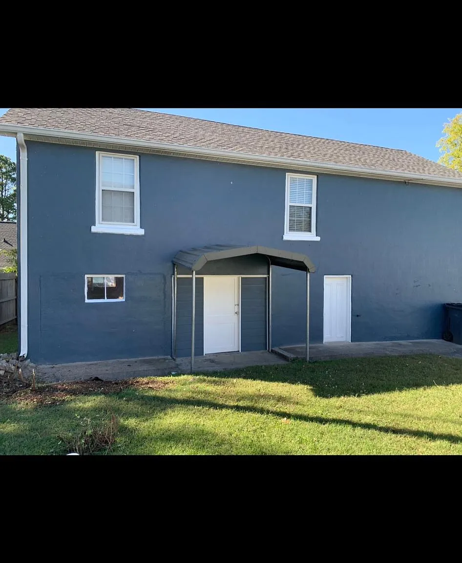 103 Ewing Ave — Photo 2