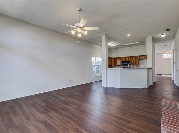 4th image of 7900 Pinkerton Ct